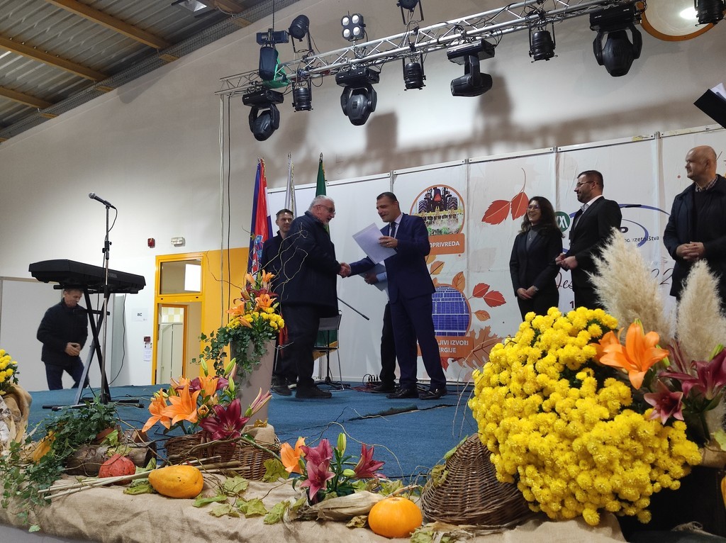 OCJENJIVANJE MEDA Pčelarima dodijeljeno 20 zlatnih, 35 srebrnih i 10 brončanih priznanja