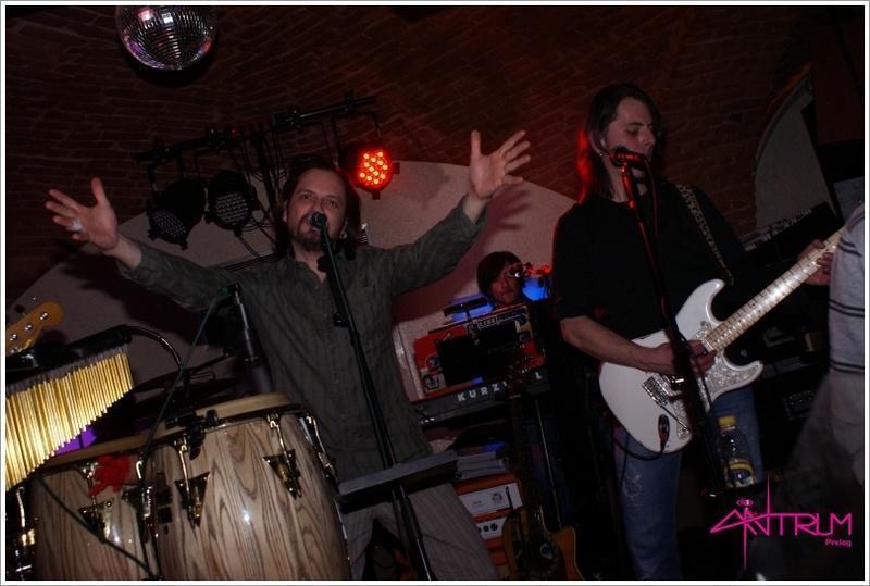 slika0037 Antrum (Petak, 15.2.2013 – Zodiac band) slika0037 Antrum (Petak, 15.2.2013 – Zodiac band)