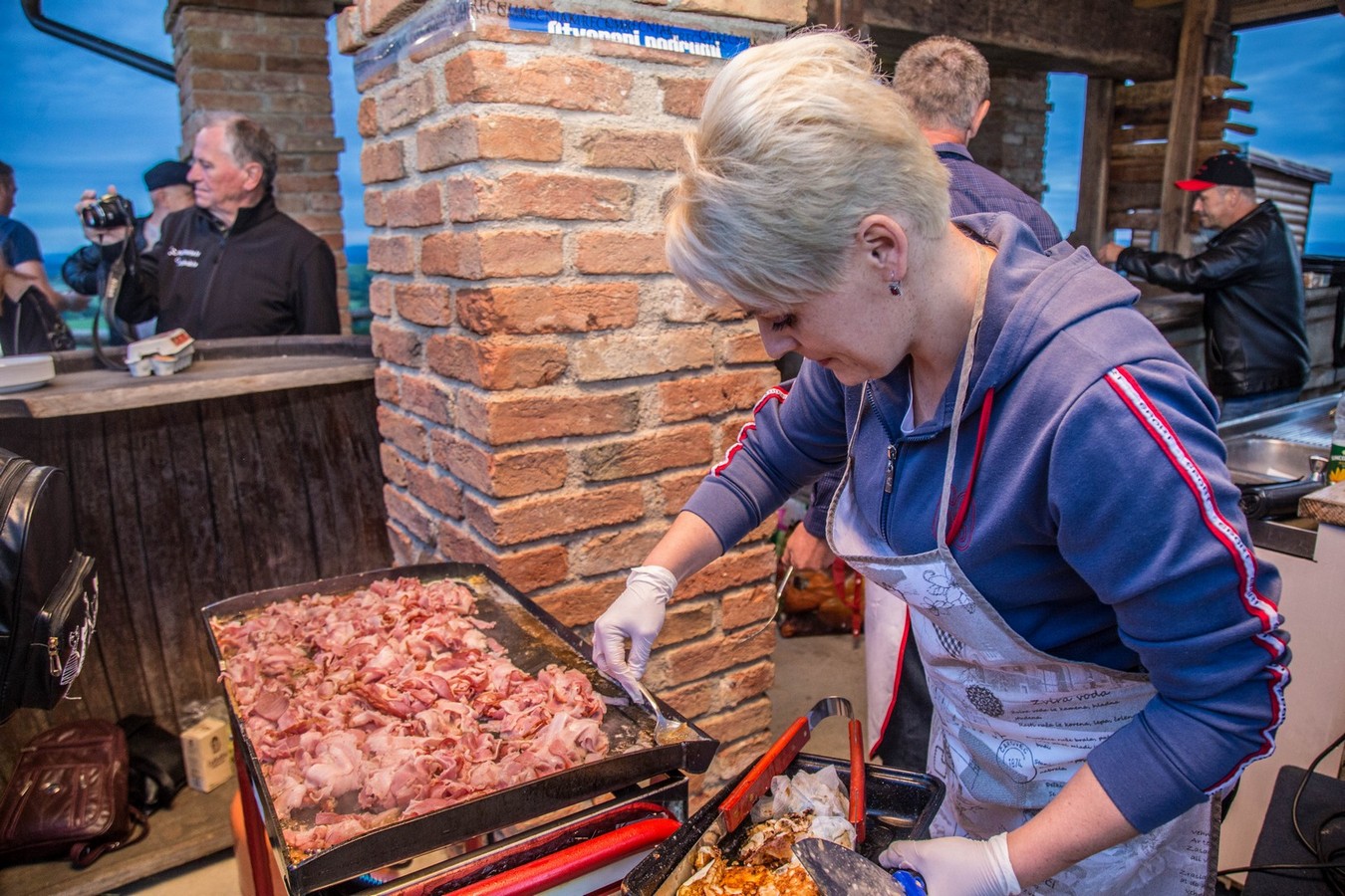 Doček ljeta na Mađerkinom bregu
