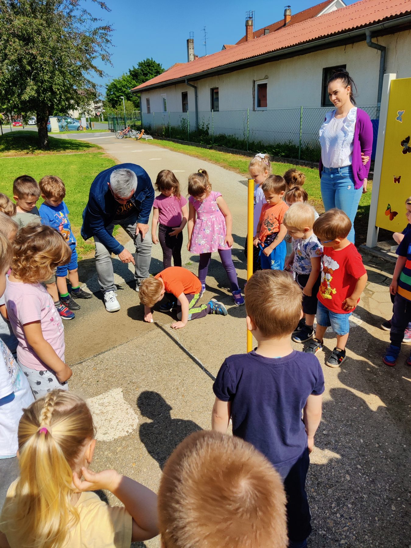 ASTRONOMIJA U VRTIĆU Odgojiteljice iz vrtića Stonoga na zaključnoj mobilnosti Erasmus+ projekta u Sloveniji ASTRONOMIJA U VRTIĆU Odgojiteljice iz vrtića Stonoga na zaključnoj mobilnosti Erasmus+ projekta u Sloveniji