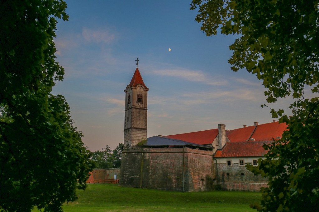 Šetnja gradom uz čarobne efekte zlatnog sata