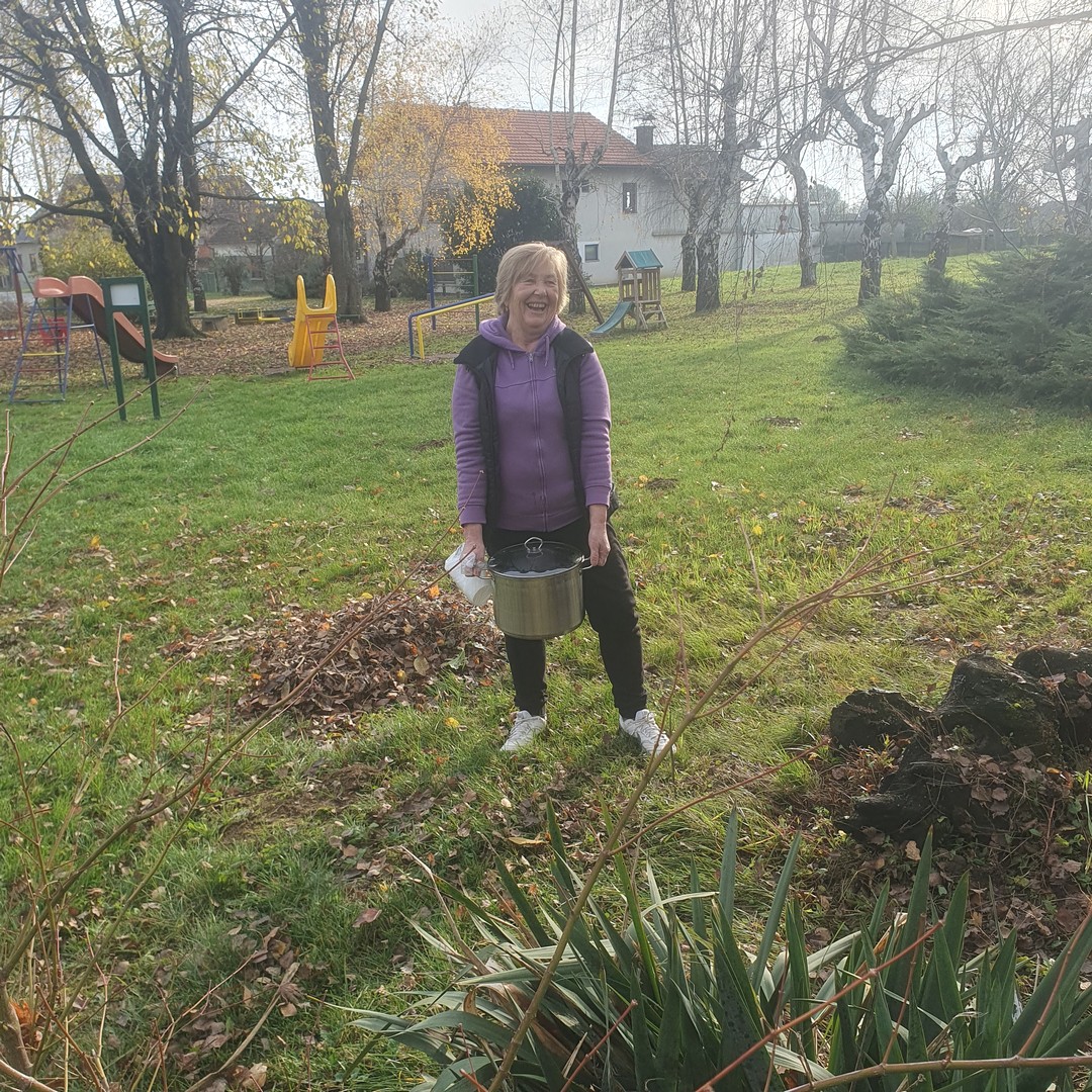 Vrijedni članovi KUD-a Mihovljan uredili prekrasne jaslice u svom mjestu
