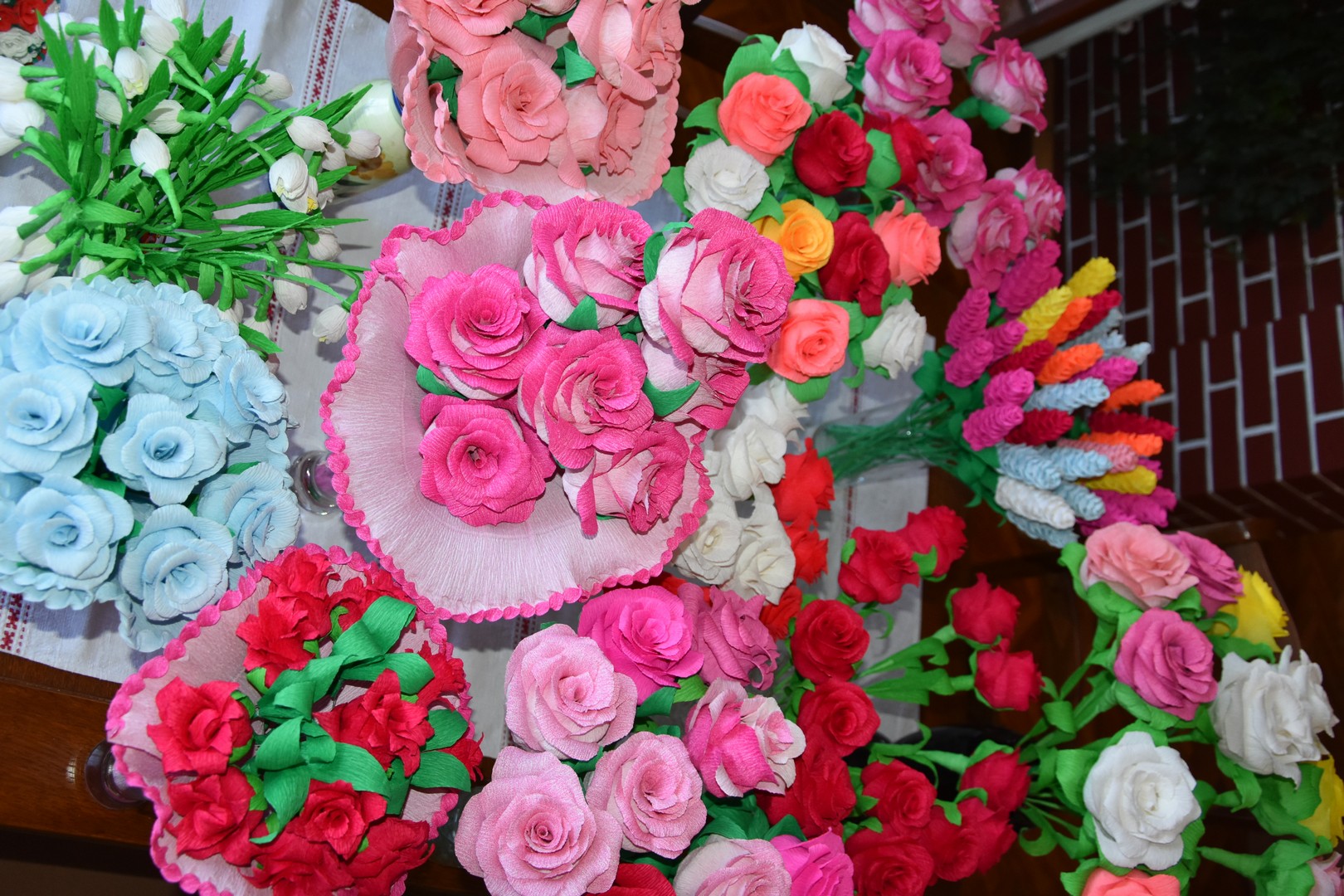 ČUVARICA SVATOVSKIH CIMERA Ljubičino proljeće od papira