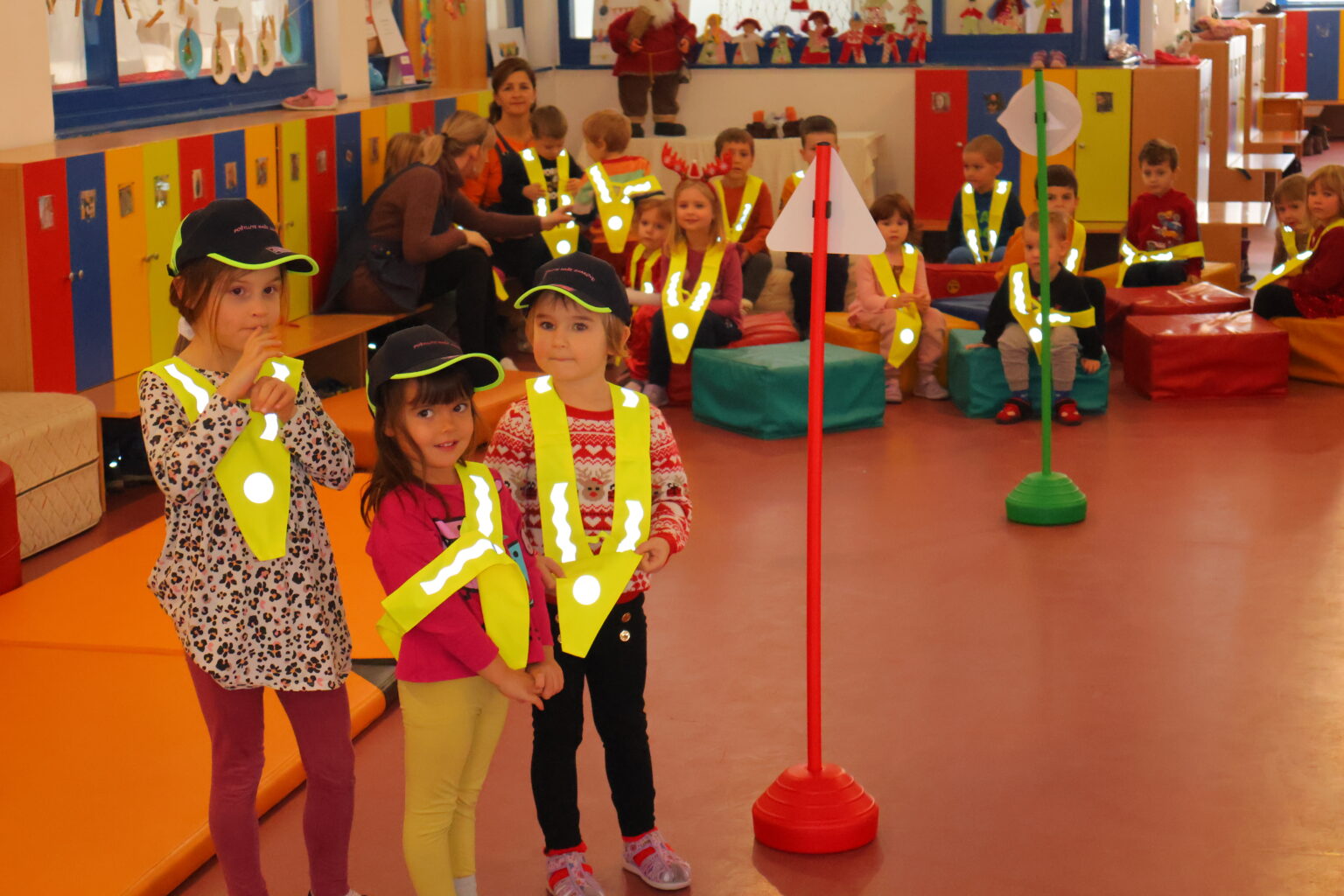 Mališani u Dječjem vrtiću Cipelica učili prometna pravila