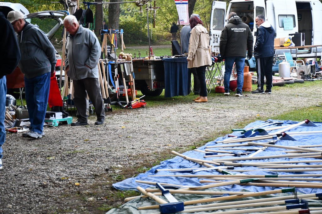 FOTO S dolaskom hladnijih dana povećan interes za kupnju drva za ogrjev
