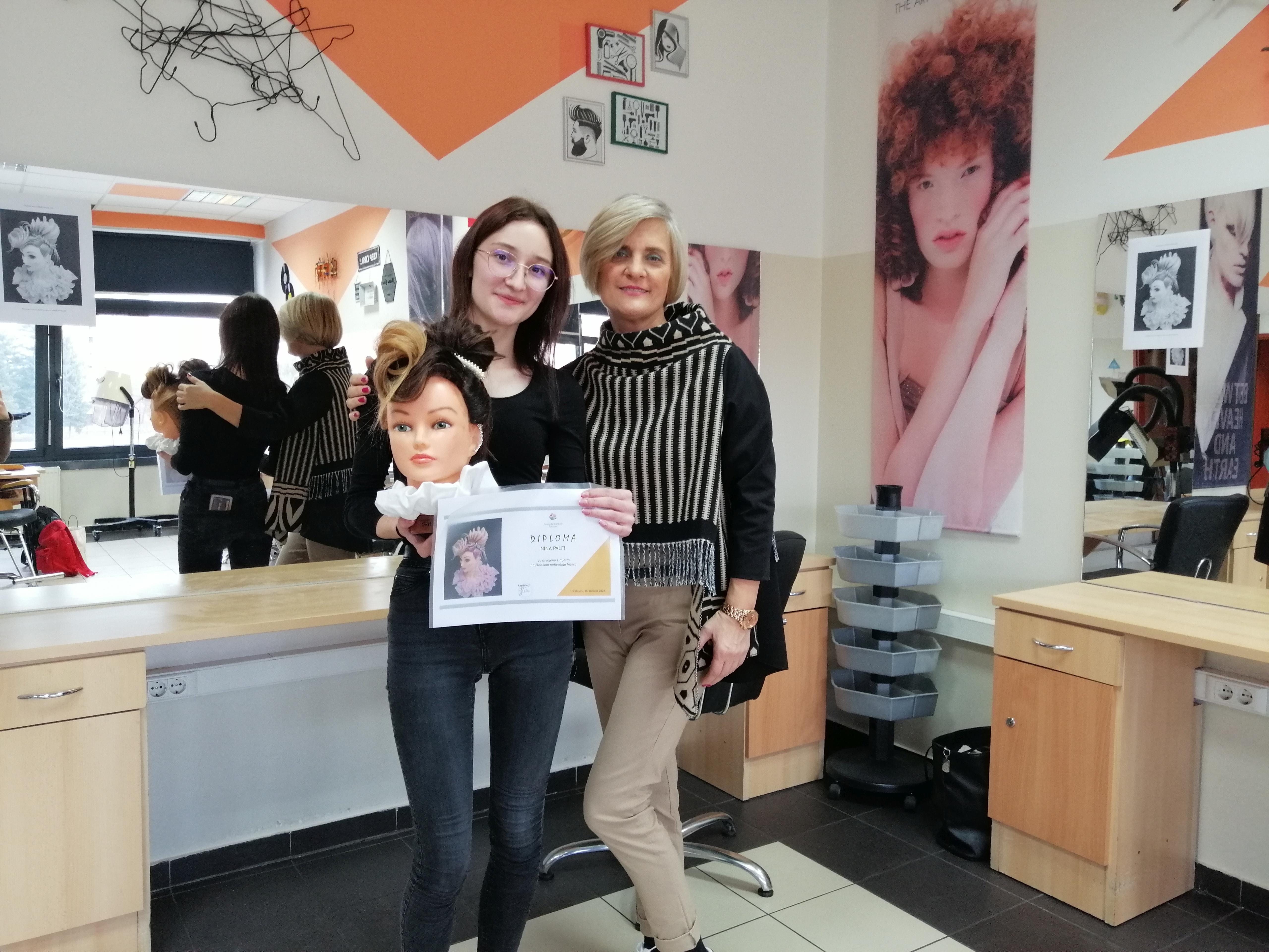 GOSPODARSKA ŠKOLA ČAKOVEC Nina Palfi pobjednica školskog natjecanja frizera 2024.