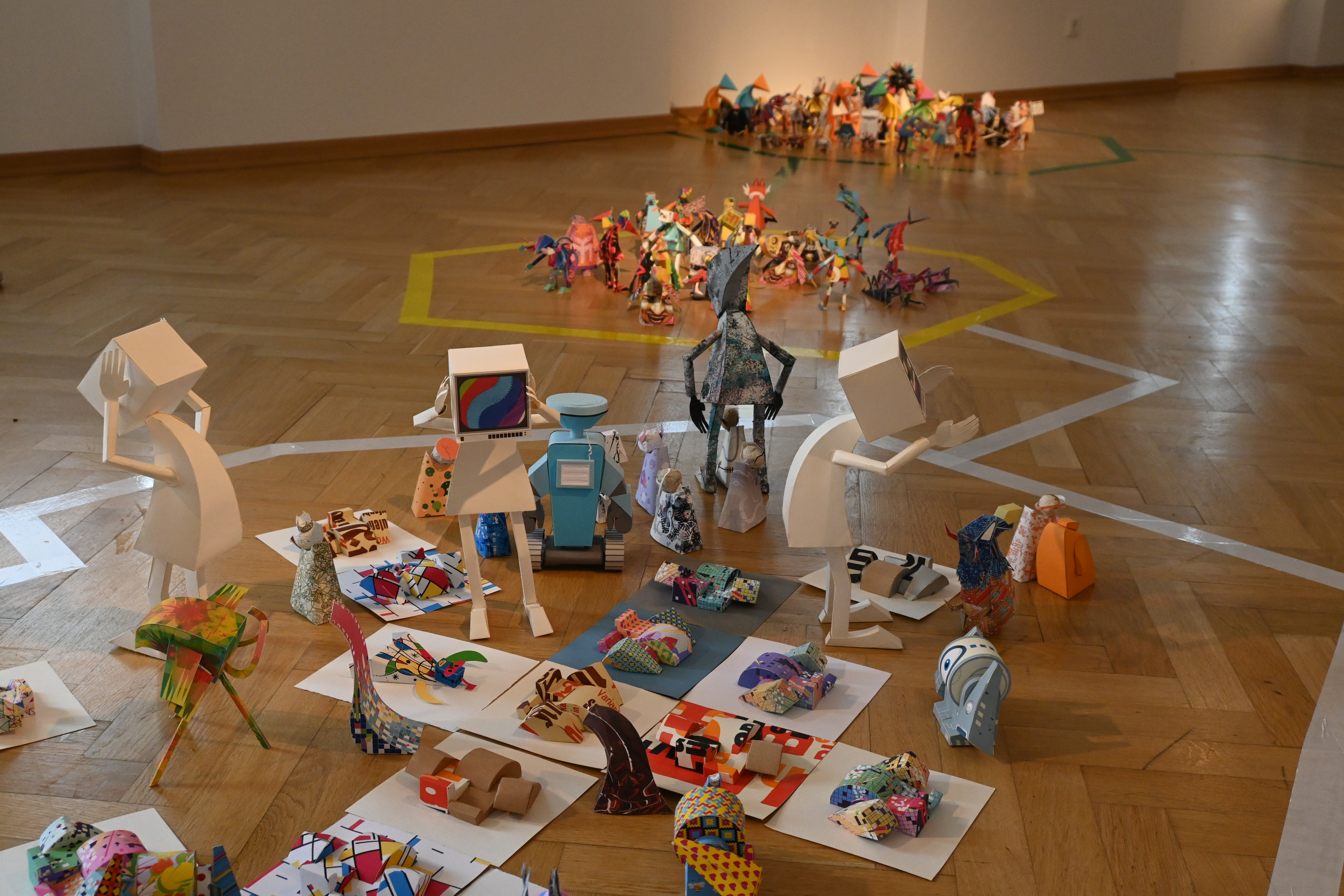 PRELOG Otvorena samostalna izložba ‘Papirnata energija’ akademskog umjetnika Marka Zubaka PRELOG Otvorena samostalna izložba ‘Papirnata energija’ akademskog umjetnika Marka Zubaka