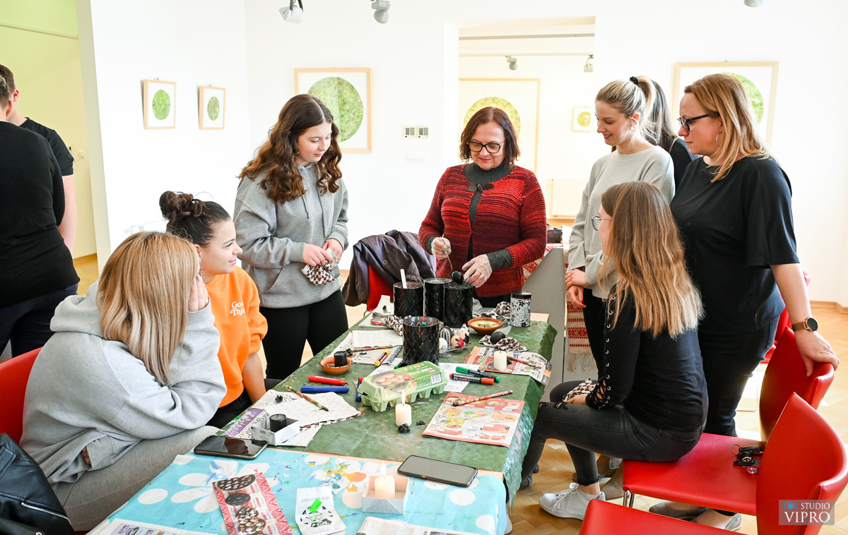 Biserka Vučenik učenike Srednje škole Prelog naučila kako izraditi črnu pisanicu