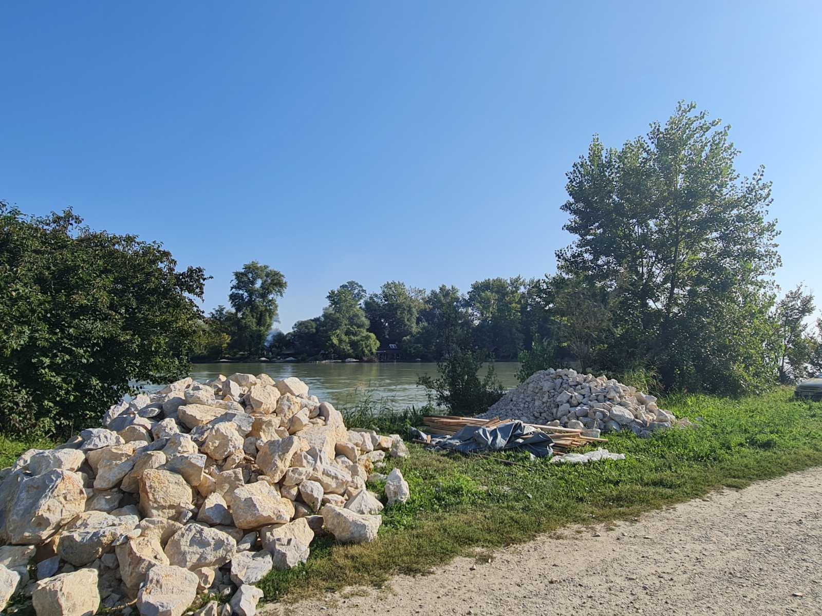 Bespravna gradnja uz Dravu