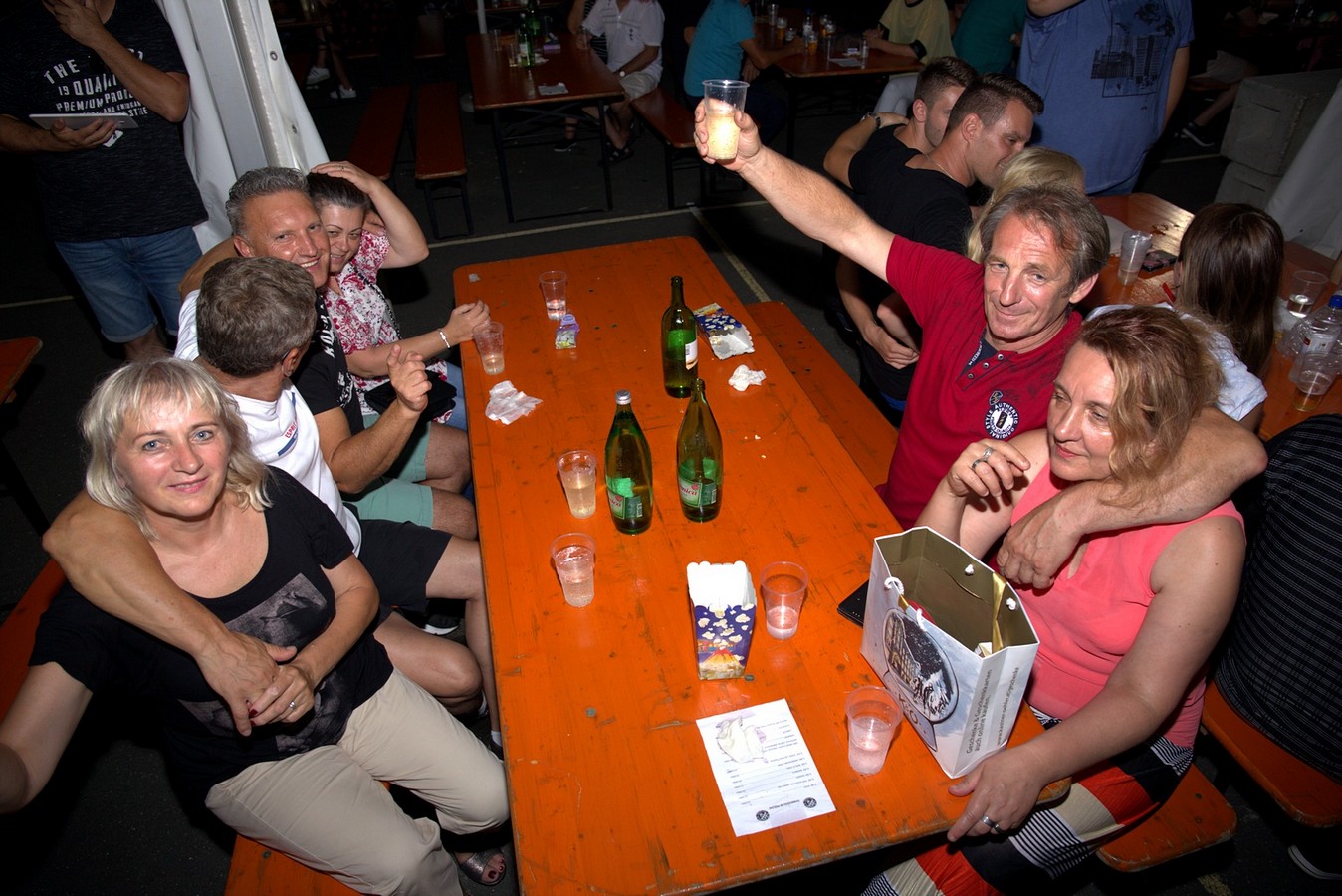 Mejaši rasplesali brojnu publiku u Palovcu