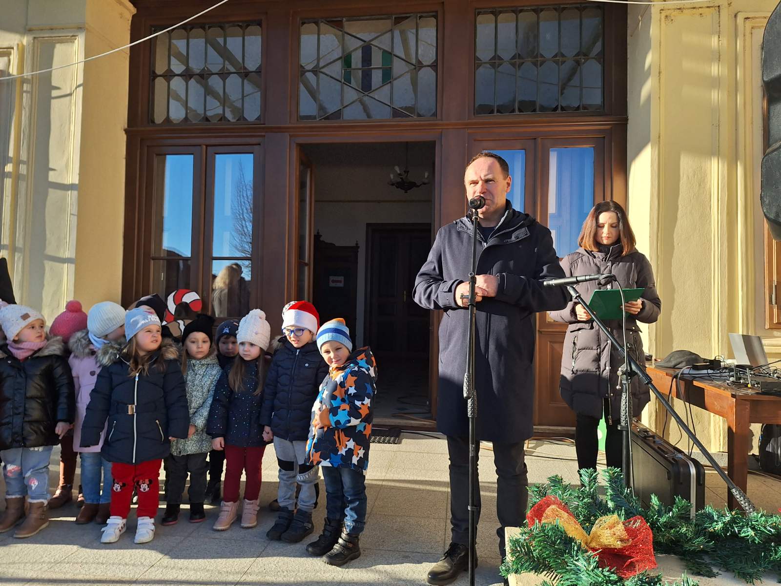 FOTO/VIDEO Pogledajte blagdansku atmosferu Božićnog sajma u Donjoj Dubravi