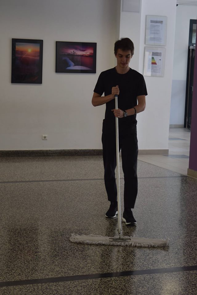 1788024999381082075528511850451