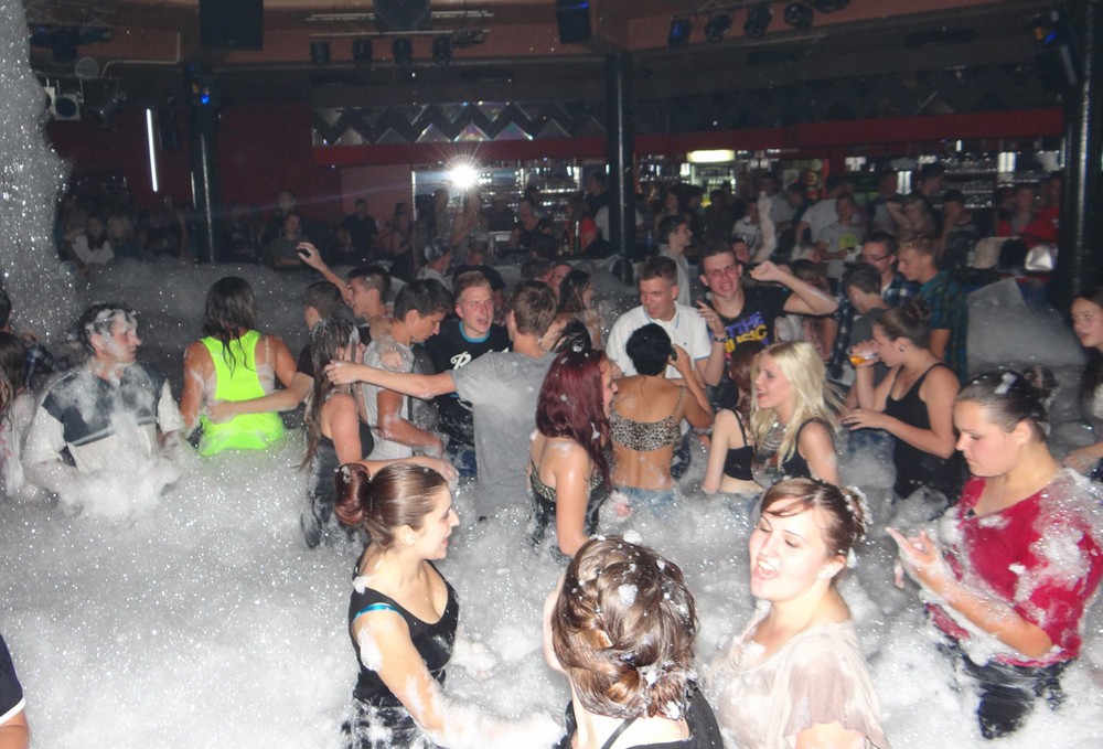 slika0100594222 Pjena party u Šampionu (Subota, 16.8.2014.)