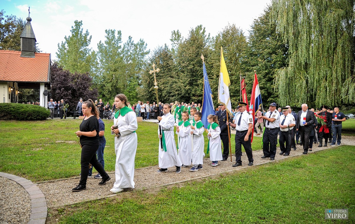 FOTO Uz molitvu i prigodan program obilježena godišnjica tragedije na rijeci Dravi