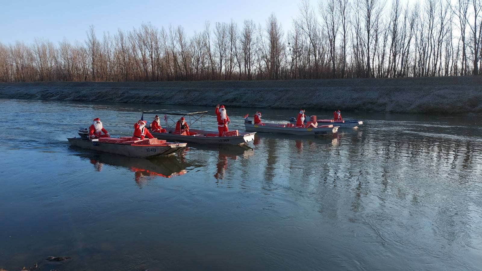 U Donji Vidovec stigli zlatomrazevi u čamcima s čak 300 poklona!