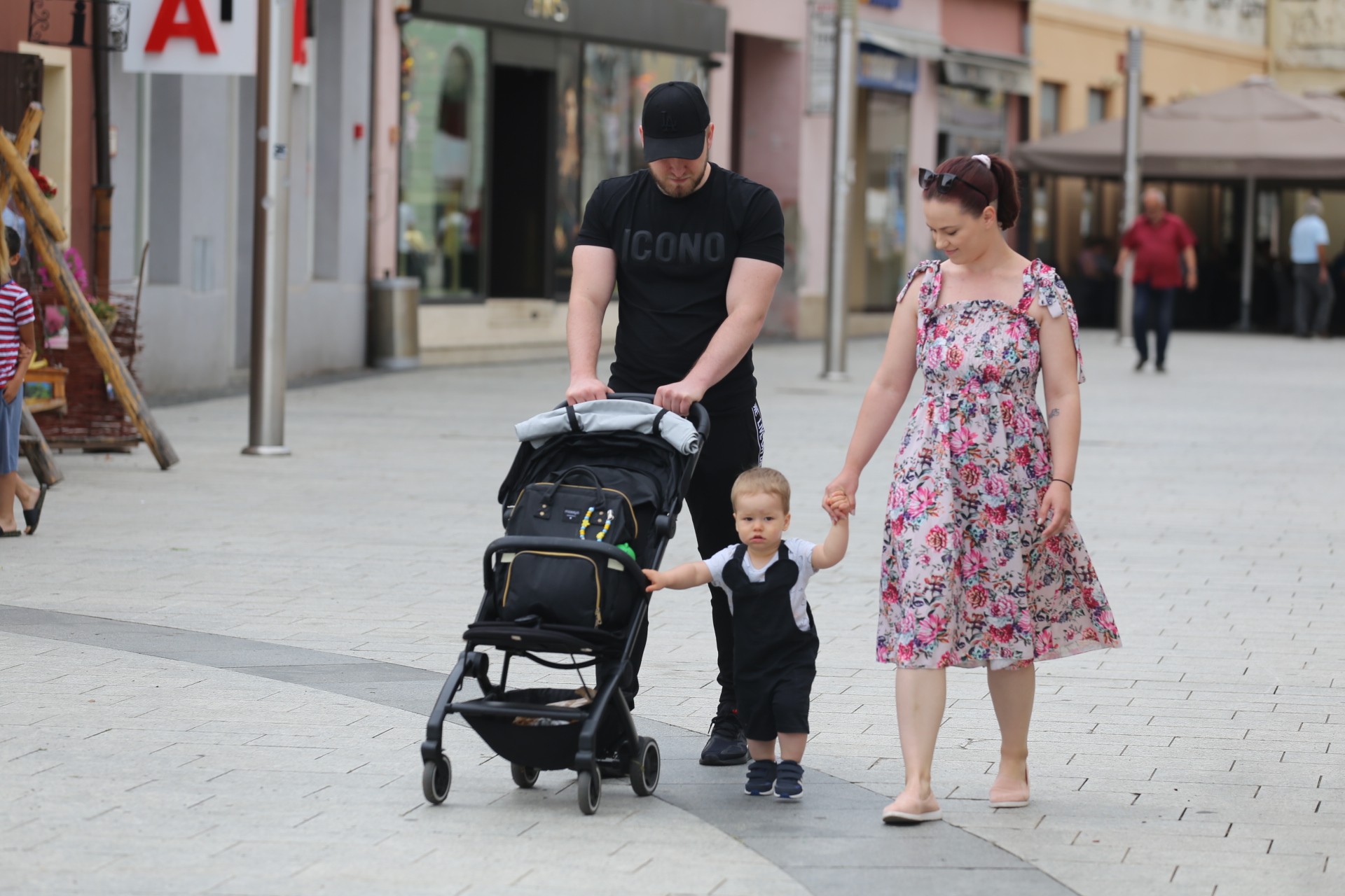 KLIKOM PO ČAKOVCU Ni tmurno vrijeme ne može spriječiti odlično ljetno raspoloženje u centru grada KLIKOM PO ČAKOVCU Ni tmurno vrijeme ne može spriječiti odlično ljetno raspoloženje u centru grada