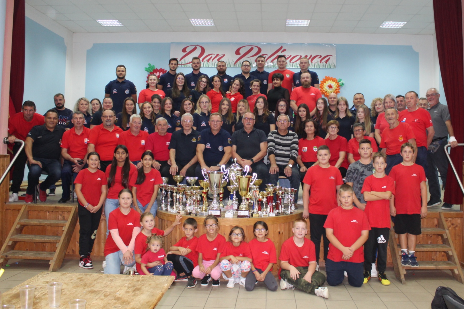 DVD PALINOVEC Povodom fantastične natjecateljske godine organizirali završno druženje