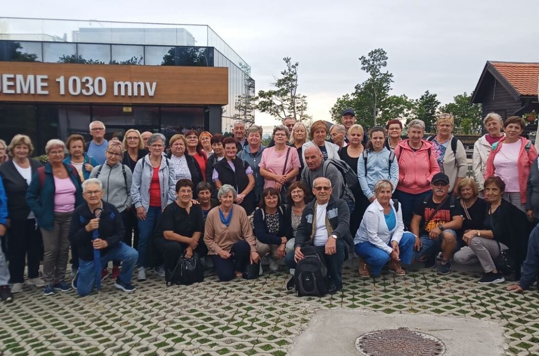 AVANTURA U ZAGREBU Umirovljenici iz Sv. Jurja na Bregu i Krištanovca posjetili glavni grad AVANTURA U ZAGREBU Umirovljenici iz Sv. Jurja na Bregu i Krištanovca posjetili glavni grad