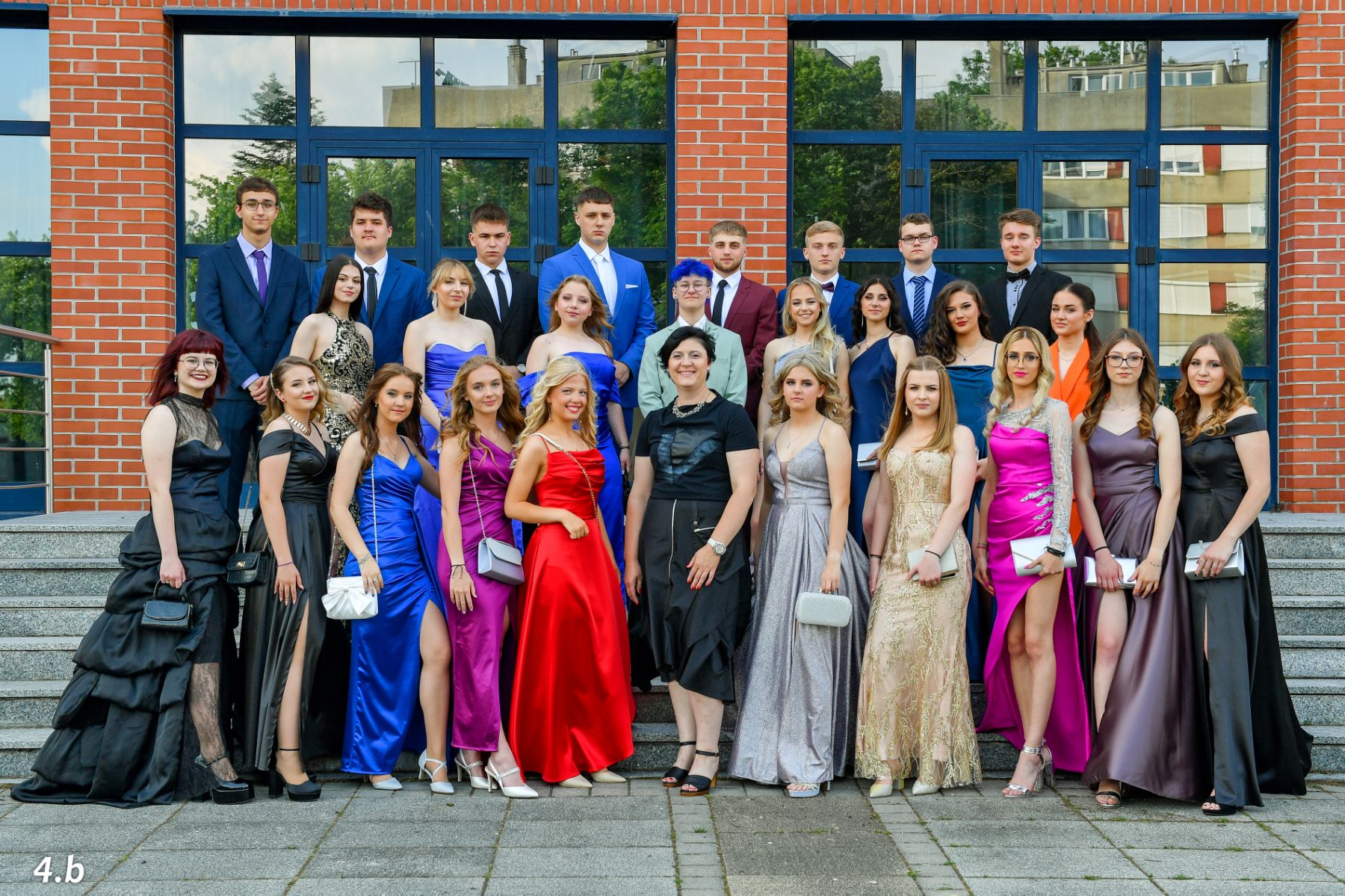 SREDNJA ŠKOLA ČAKOVEC Predivni maturanti spremni za svoju zadnju srednjoškolsku večer