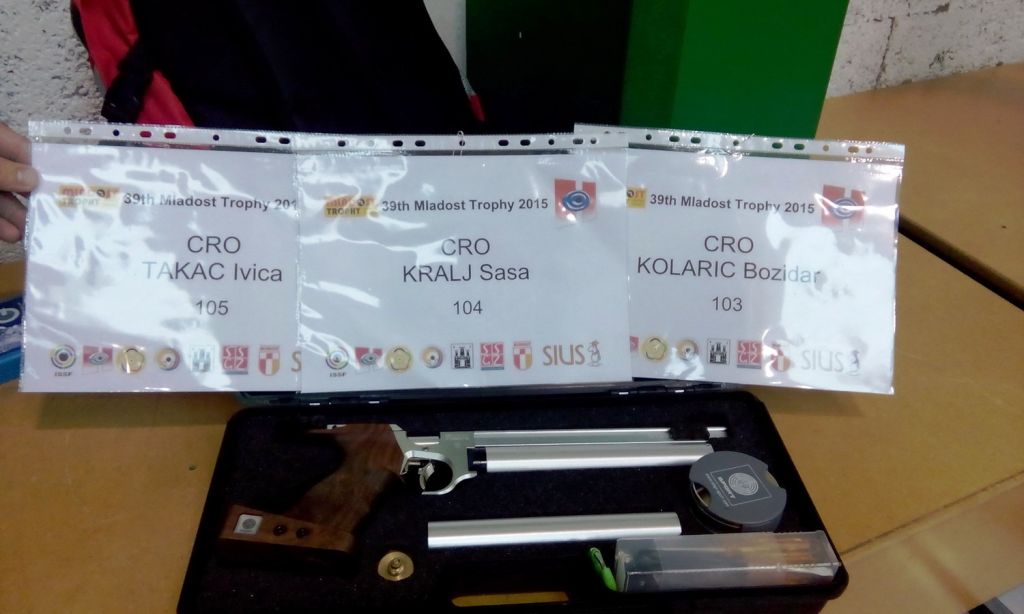 img20151206092142719177