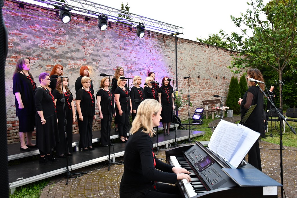 BILO JE ZA PAMĆENJE Koncert ‘Slavenski u Kraljevom vrtu’