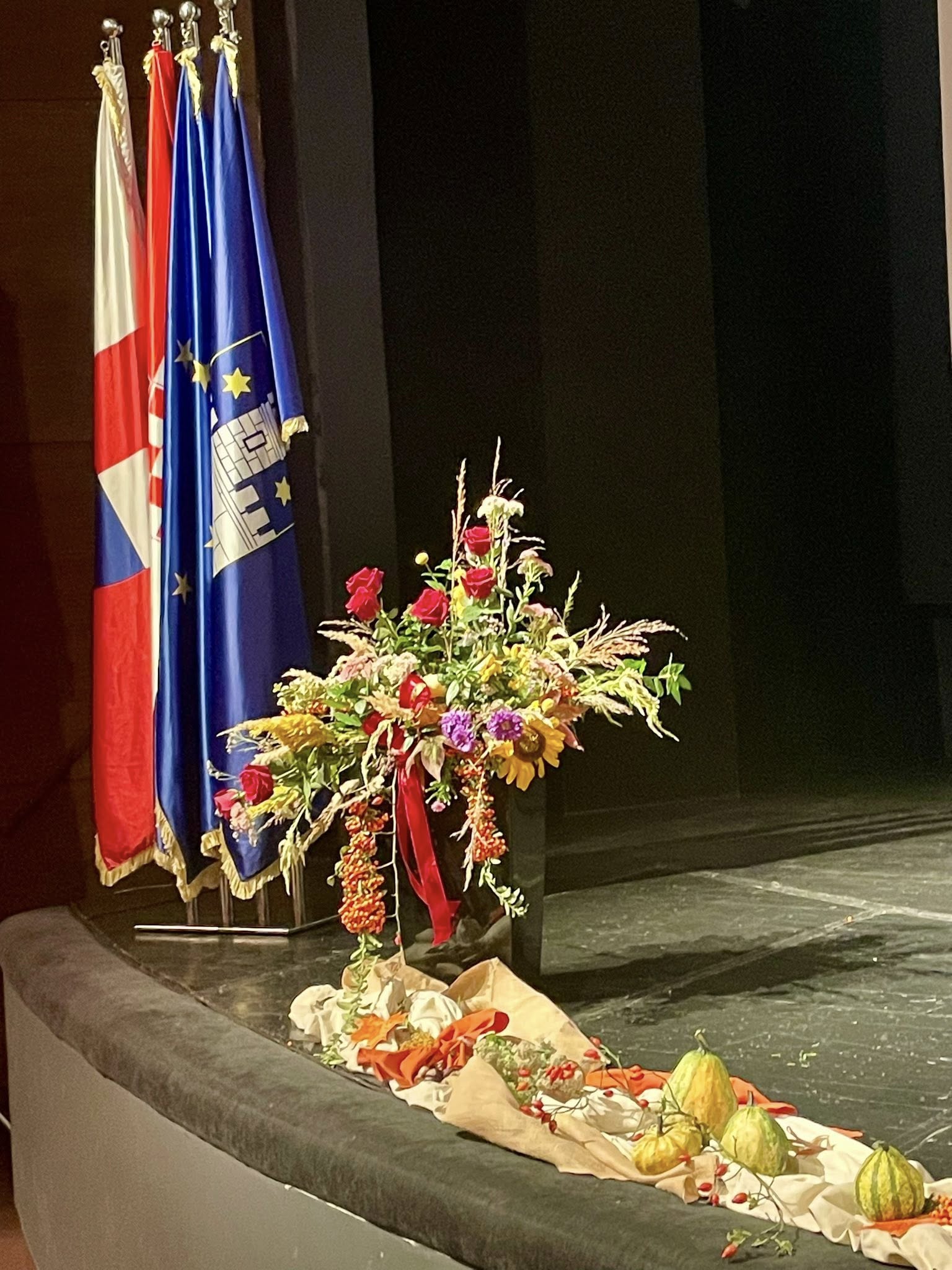 Gospodarska škola aranžman Ivana Juričan Gospodarska škola aranžman Ivana Juričan