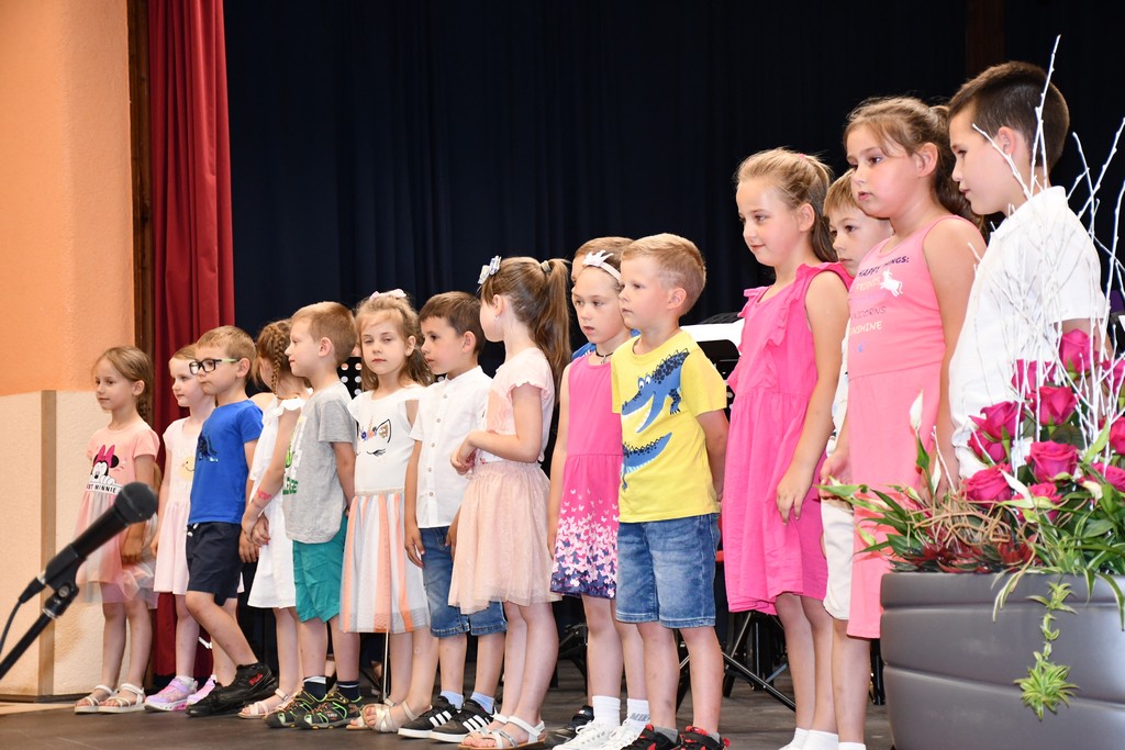 SVEČANA SJEDNICA Zahvalnice općine primili NK BSK Belica, KUD Belica i Udruga žena Belica SVEČANA SJEDNICA Zahvalnice općine primili NK BSK Belica, KUD Belica i Udruga žena Belica