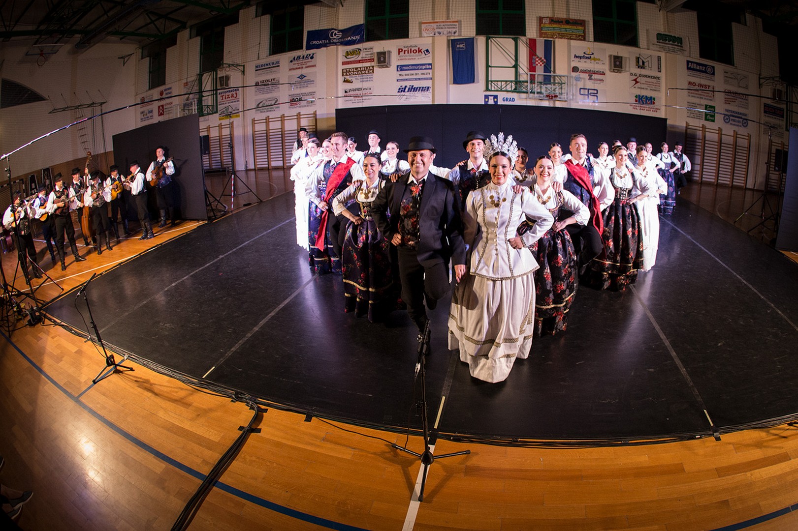 Nezaboravan nastup Ansambla LADO u prepunoj dvorani u Prelogu