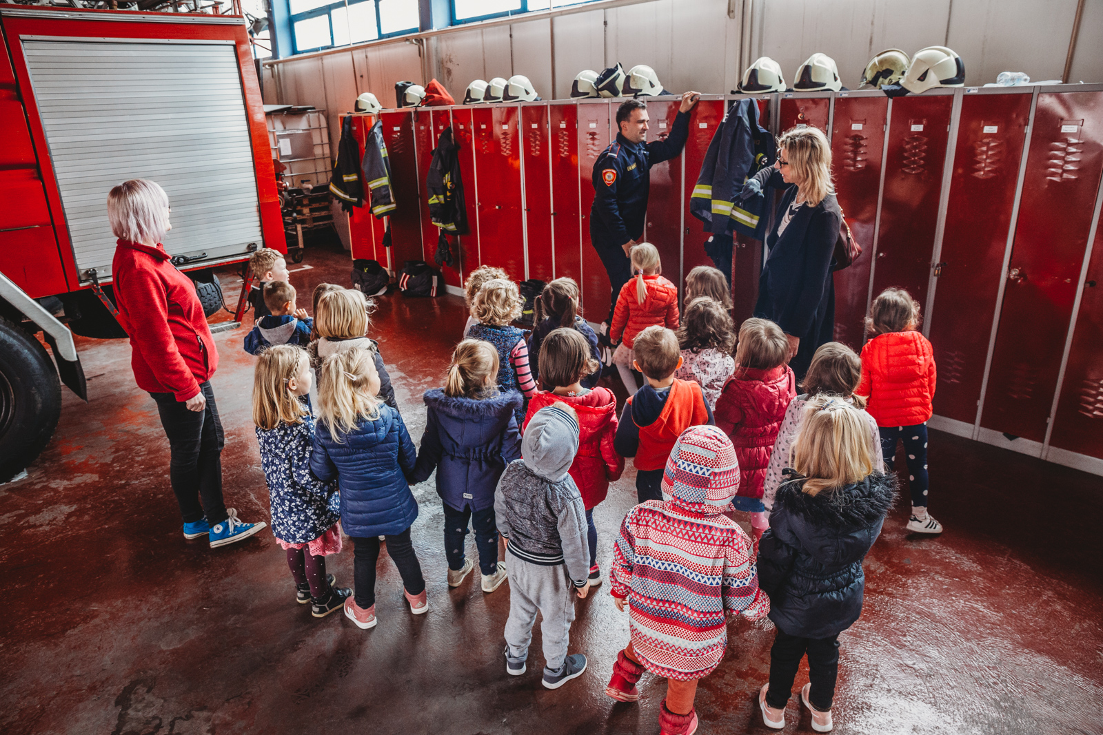 Mališani iz Dječjeg vrtića Cipelica posjetili vatrogasce