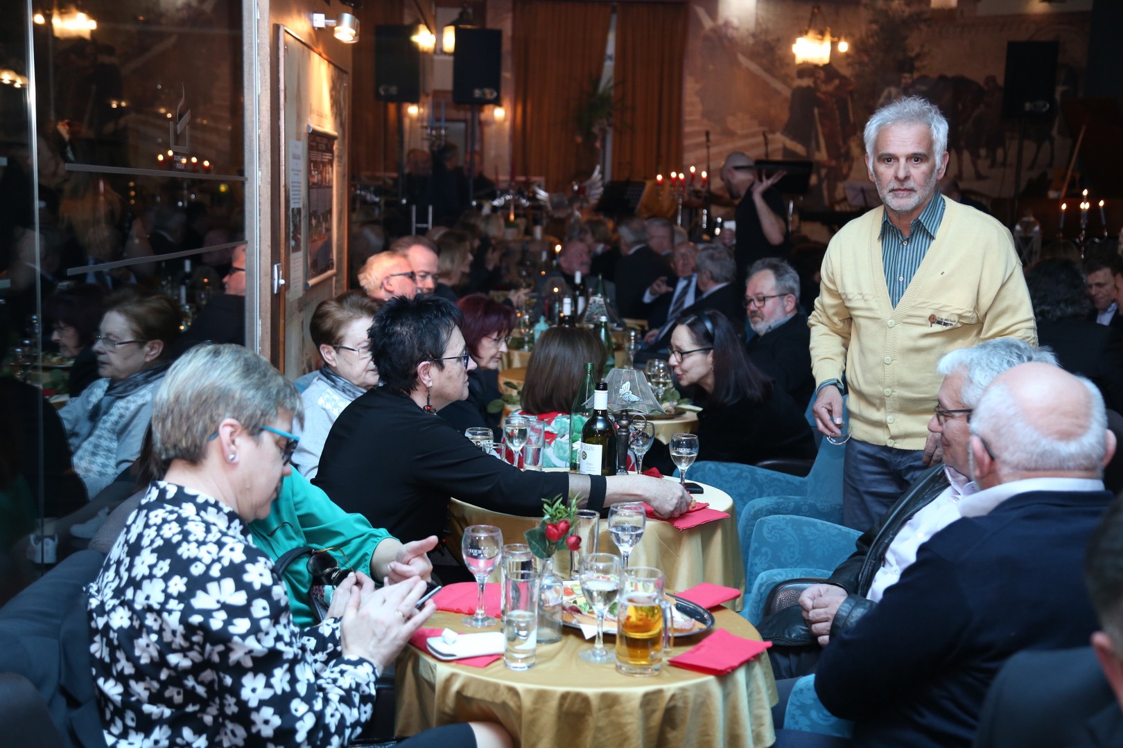 Legendarni Stjepan Jimmy Stanić u Gradskoj kavani Čakovec povodom Dana žena