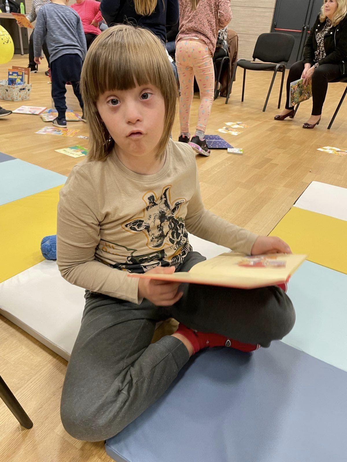 Članovi međimurske Udruge za sindrom Down posjetili ‘Heklice u knjižnici’