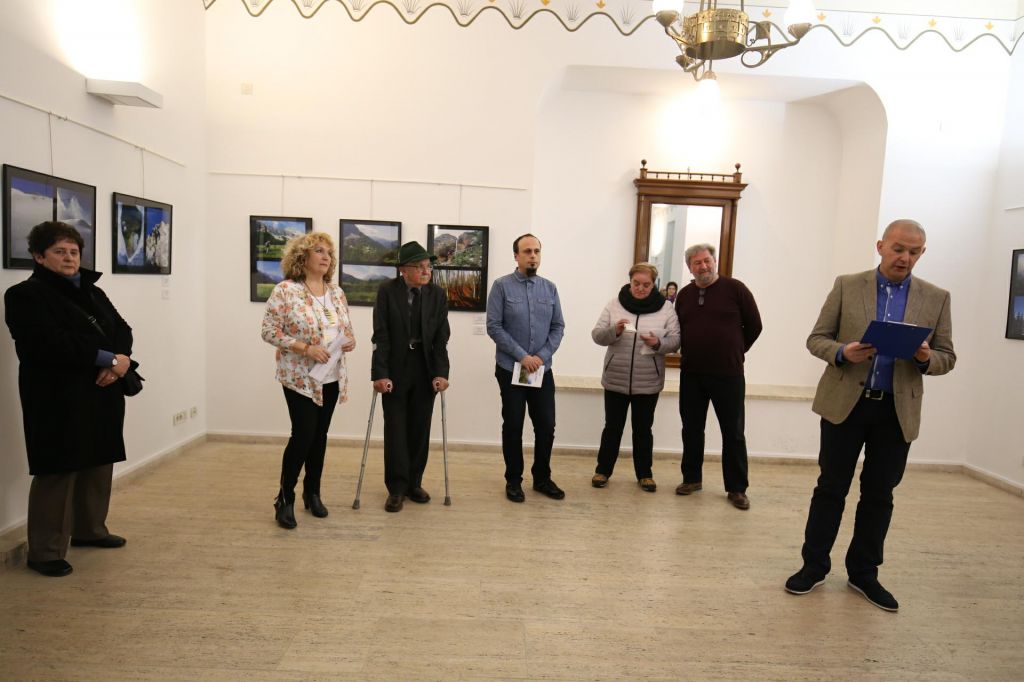 2774396710214156383240521390324