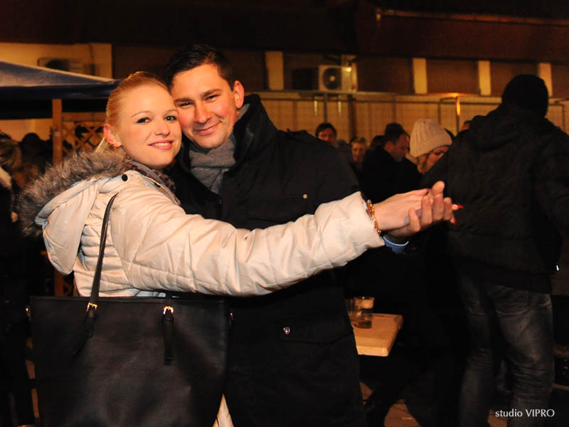 330114067dsc0595998181