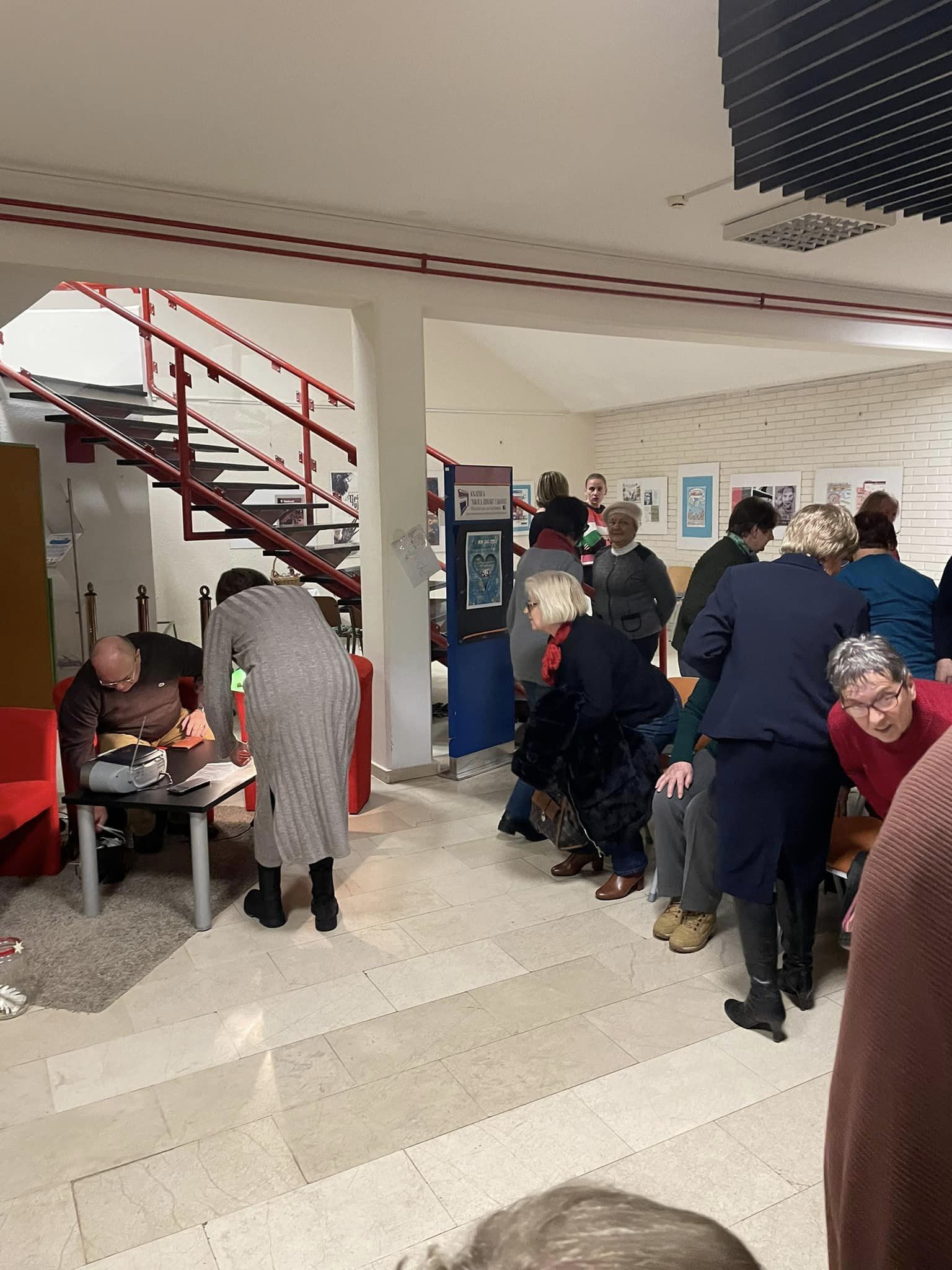 Umirovljenici iz Čakovca uživali u božićnim evergrinima