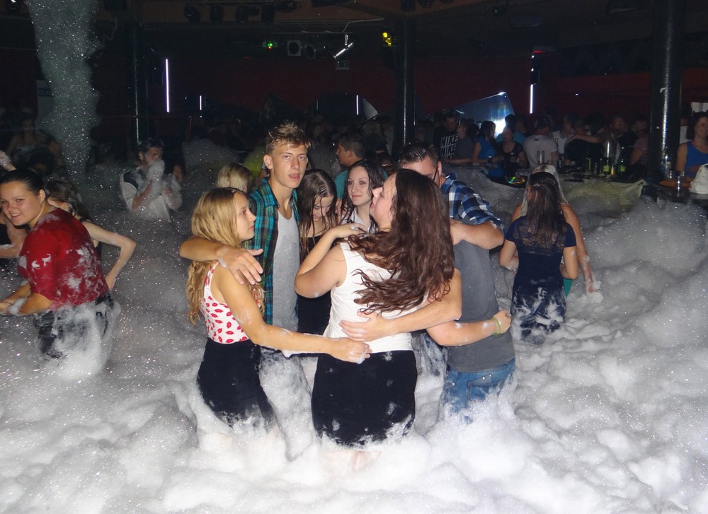 slika0106177618 Pjena party u Šampionu (Subota, 16.8.2014.)
