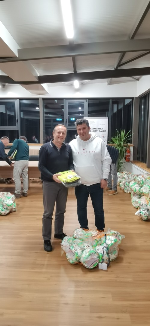 Međimurski nogometni savez školama nogometa podijelio 350 lopti i 400 markera