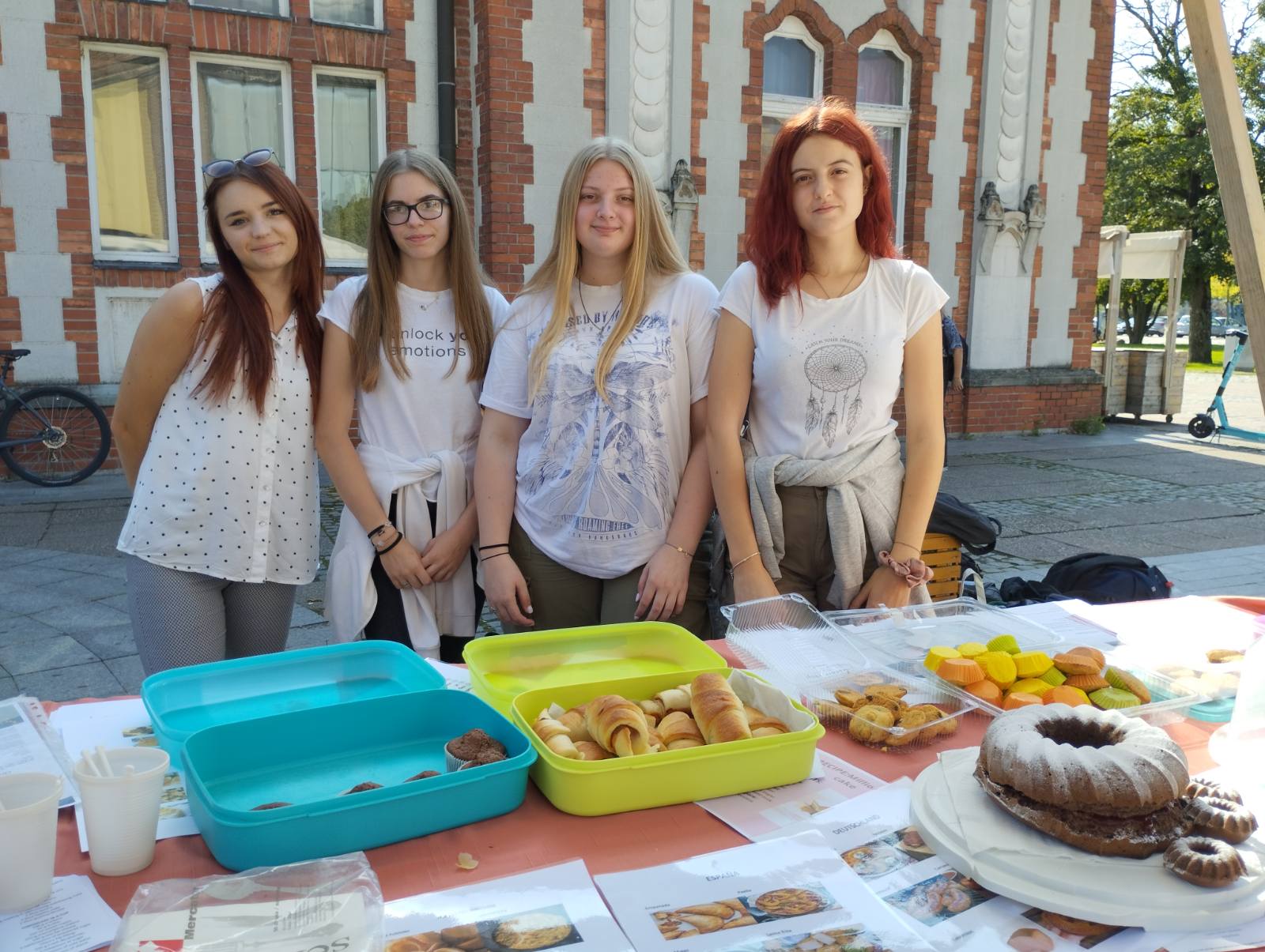 FOTO Ekonomska i trgovačka škola Čakovec obilježila Europski dan jezika na čakovečkom trgu