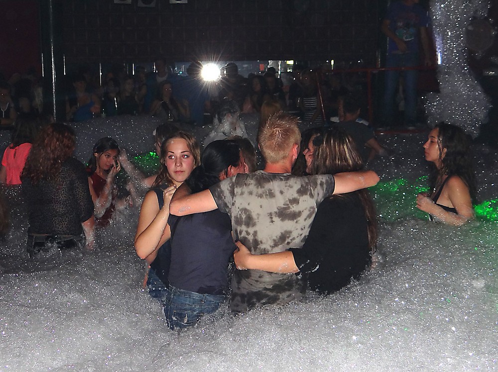 slika0035862163 Pjena party u Šampionu (Subota, 16.8.2014.)