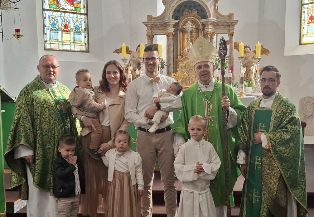 Župa Nedelišće krštenje Bože Radoš