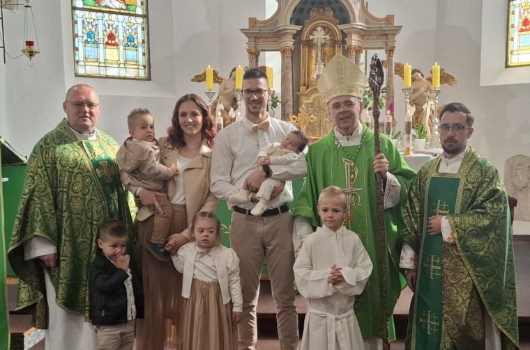 Župa Nedelišće krštenje Bože Radoš