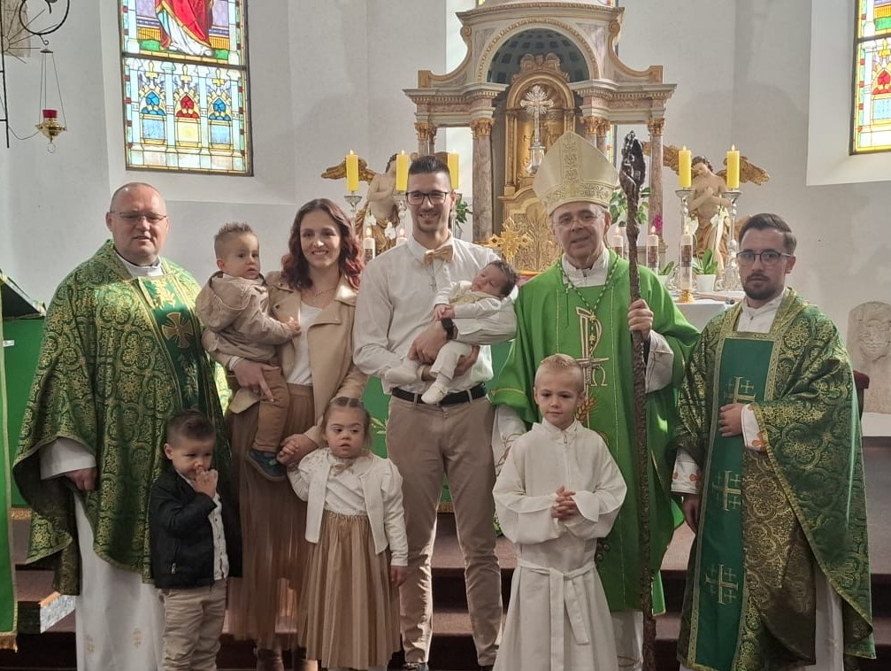 Župa Nedelišće krštenje Bože Radoš