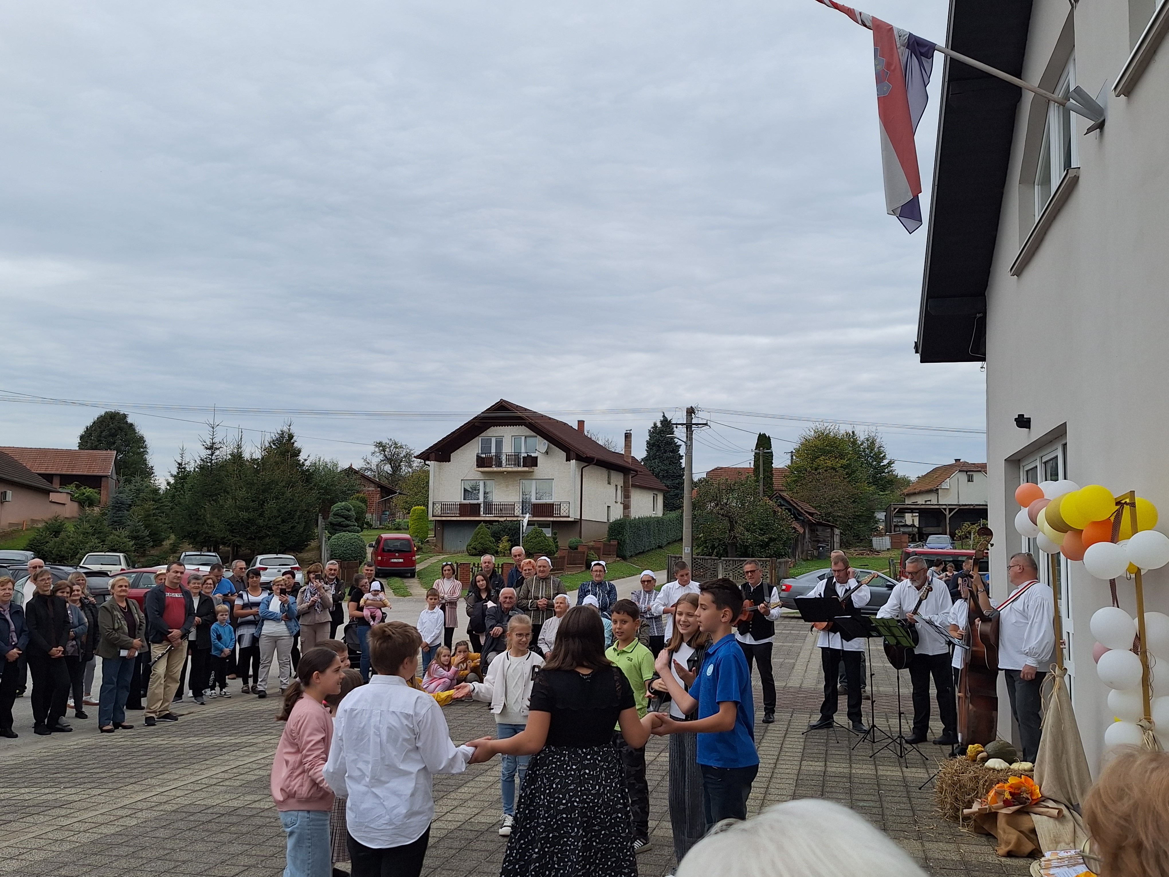 MJEŠTANI SU UŽIVALI Prvi Jesenski sajam održan u Krištanovcu