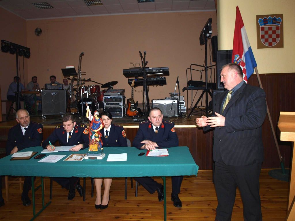 dvddpustakovec05699801