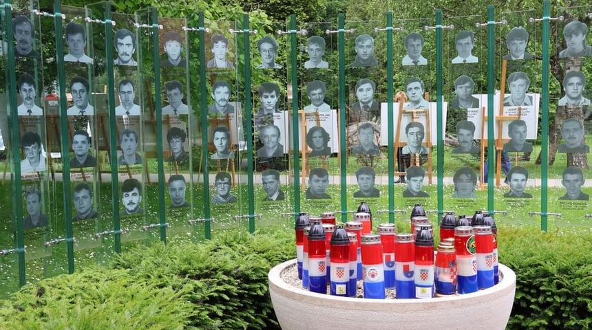 ČAKOVEC Zrinska garda odala počast poginulim i nestalim hrvatskim braniteljima ČAKOVEC Zrinska garda odala počast poginulim i nestalim hrvatskim braniteljima