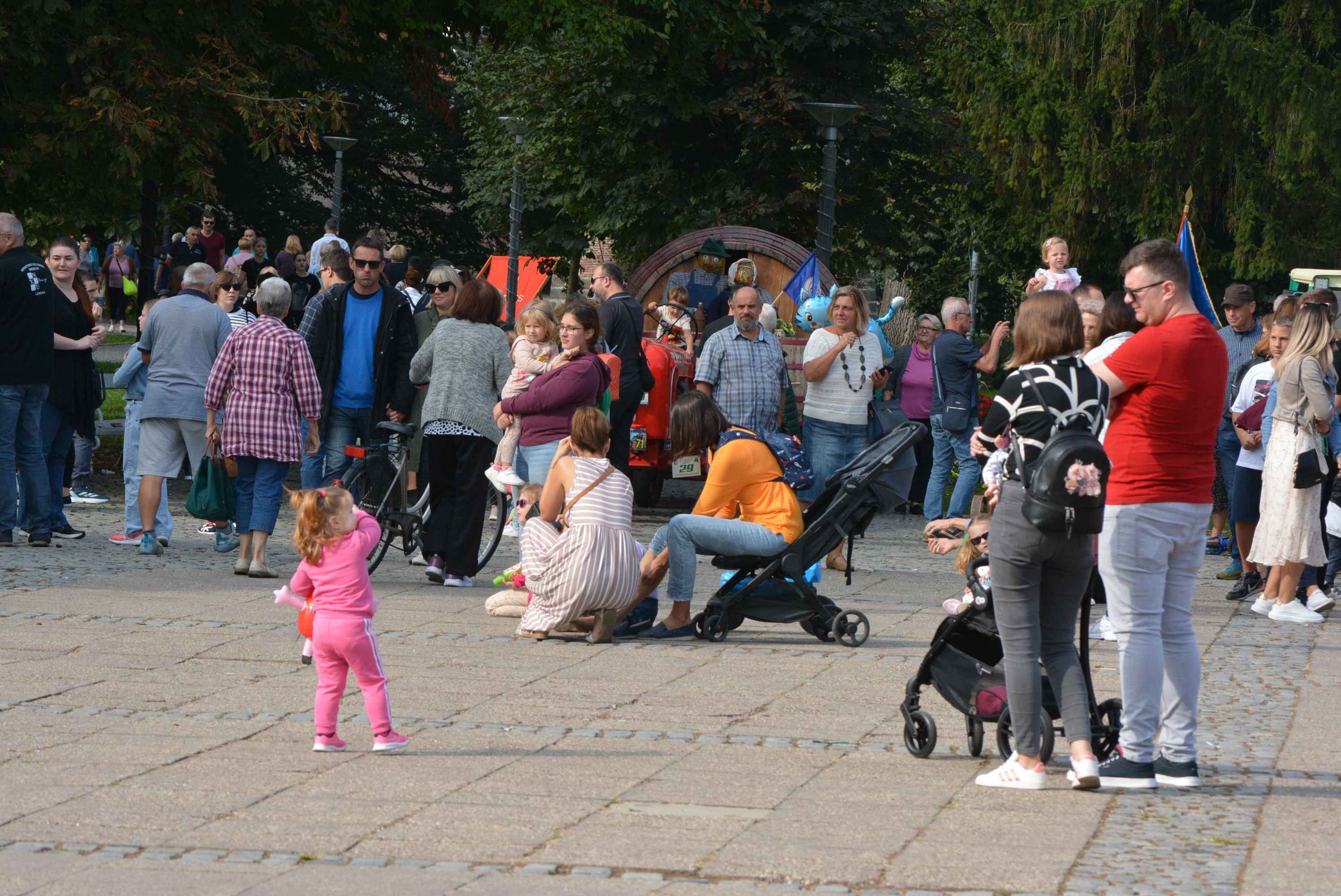 FOTO I VIDEO Putovanje kroz vremensku kapsulu na izložbi starih traktora i strojeva u sklopu manifestacije ‘Jesen u Čakovcu 2023.’