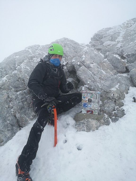 NIKOLA VRŠIĆ Skladan smo tim poput naše nogometne reprezentacije – skromni, samozatajni, velikog srca i zavidnih rezultata! NIKOLA VRŠIĆ Skladan smo tim poput naše nogometne reprezentacije – skromni, samozatajni, velikog srca i zavidnih rezultata!