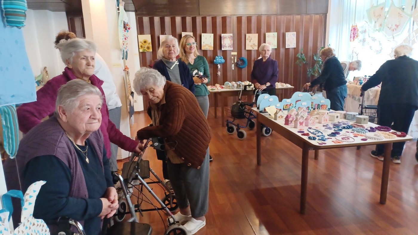 FOTO U tijeku je krasna Božićna izložba ručnih radova korisnika Doma za starije i nemoćne osobe u Čakovcu