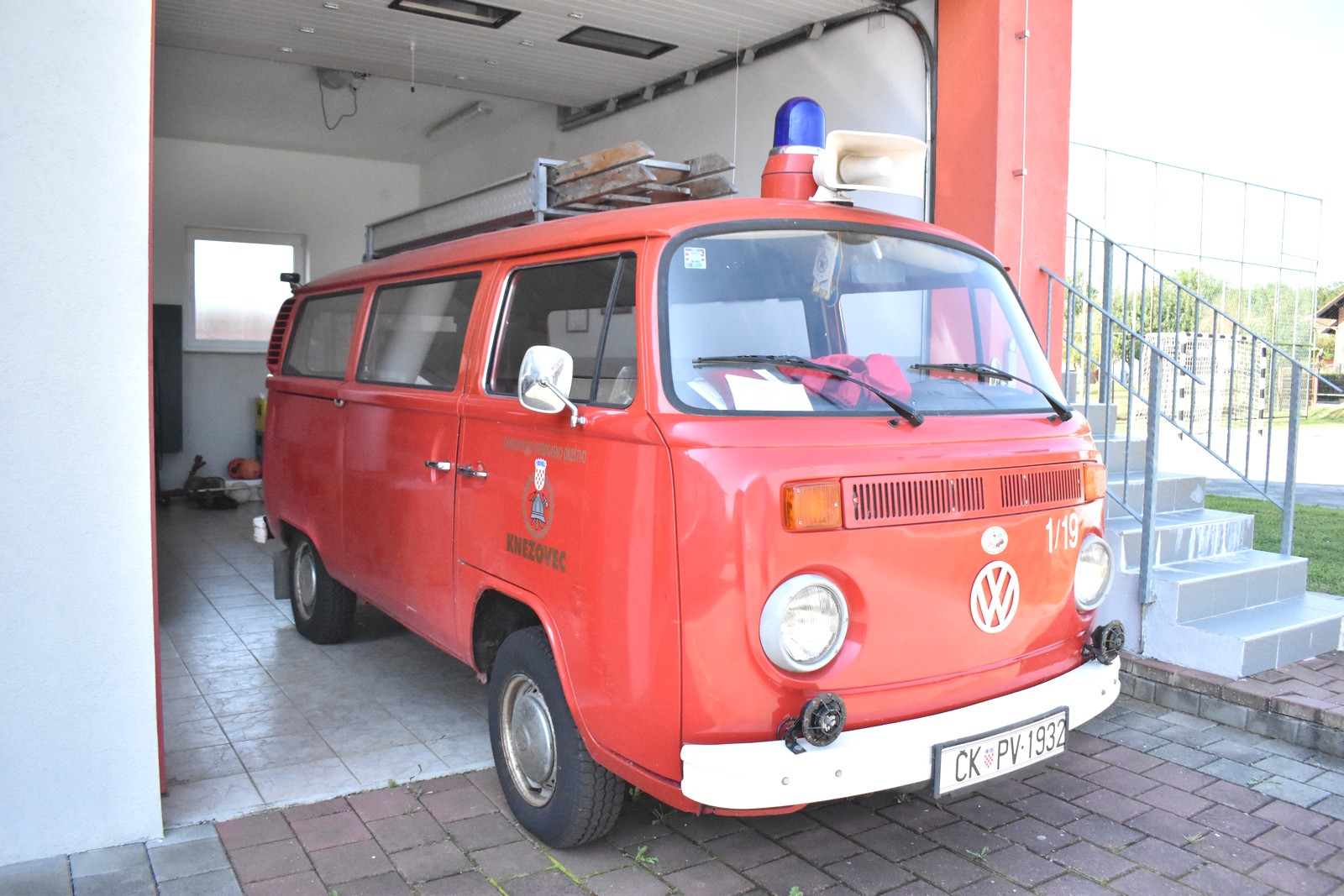 Vrijedni oldtimer DVD-a Knezovec koji nije na prodaju: Stari vatrogasni kombi još služi Vrijedni oldtimer DVD-a Knezovec koji nije na prodaju: Stari vatrogasni kombi još služi