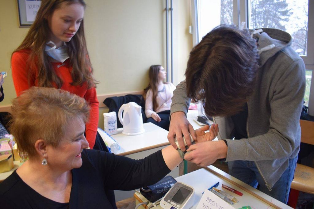 1569697765932164424961288806918