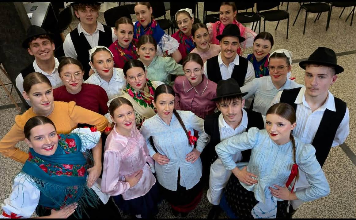 589507832_842983218693184_4310345367558281581_n